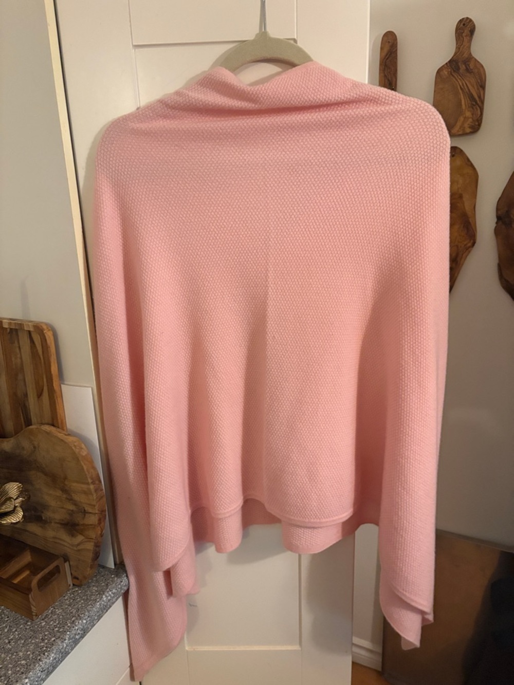 Women’s Pink Cashmere Poncho - Picture 3 of 4
